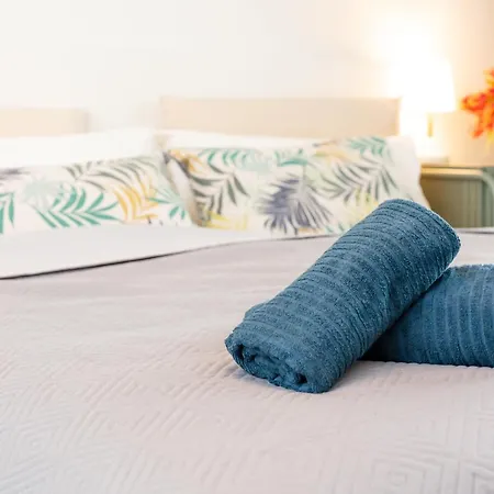 - Noahs - Balkon - Kueche - Parkplatz דירה