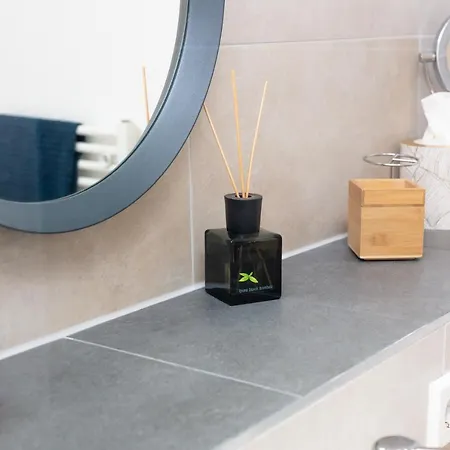 - Noahs - Balkon - Kueche - Parkplatz *